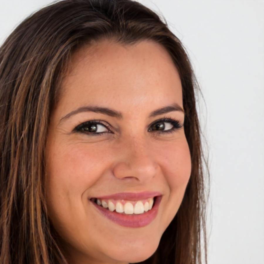 Laura Sánchez, Consultora Financiera